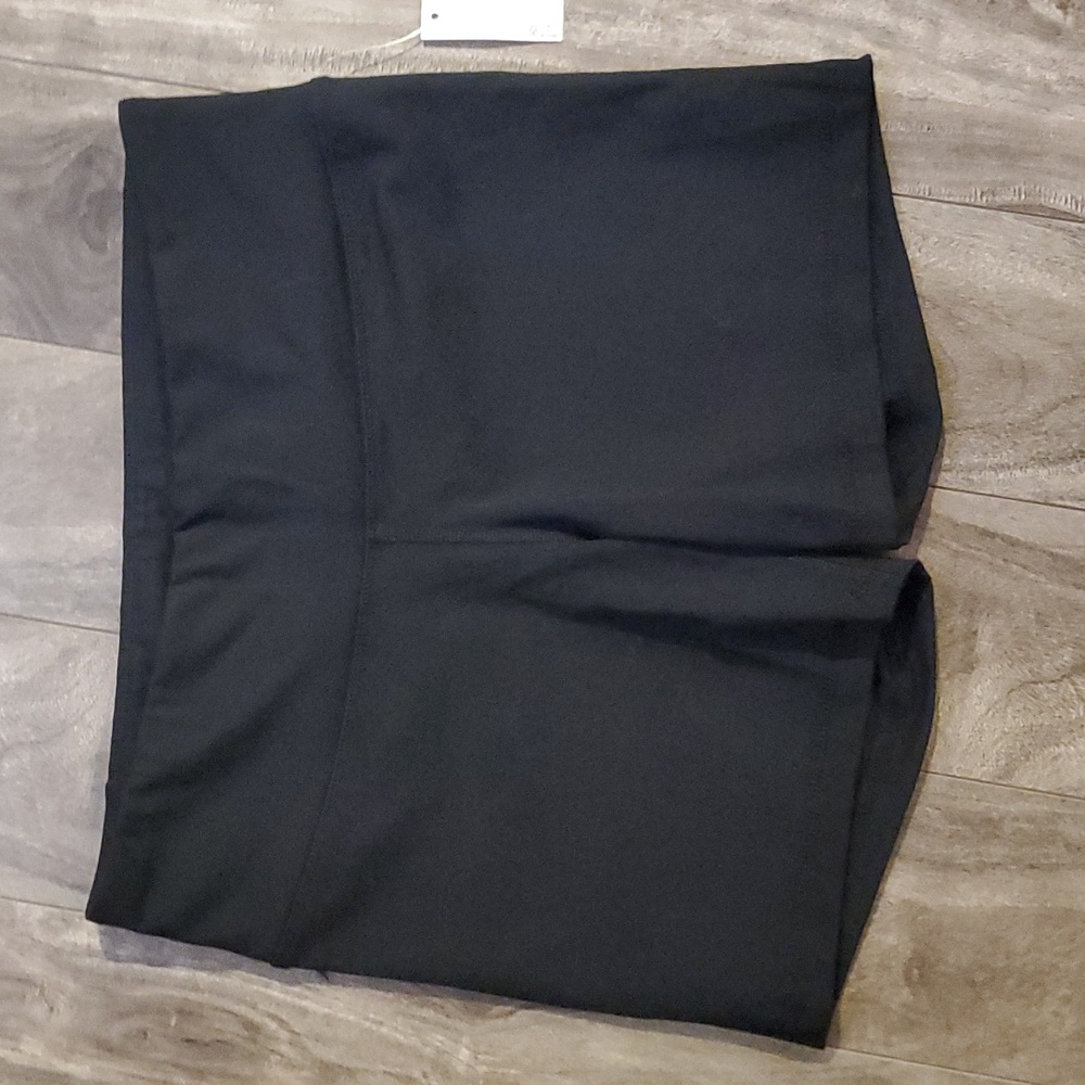 NWT sz M Athletic Shorts